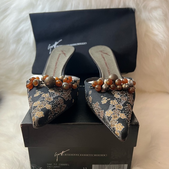 Guiseppe Zanotti Mule Heels Black Brown Floral 
Vintage🤎🖤🩶 - Picture 4 of 10